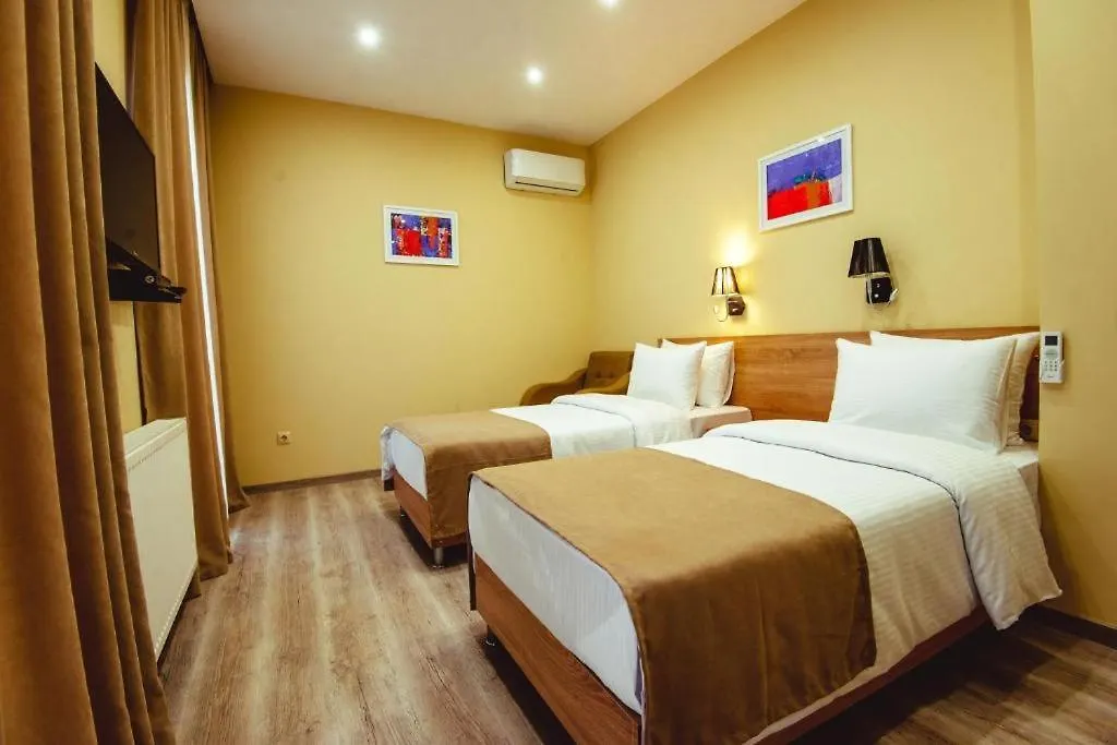 Hotel Brick House Τυφλίδα 3*,