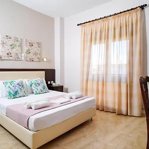 https://villa-yanna.hotelschalkidiki.net